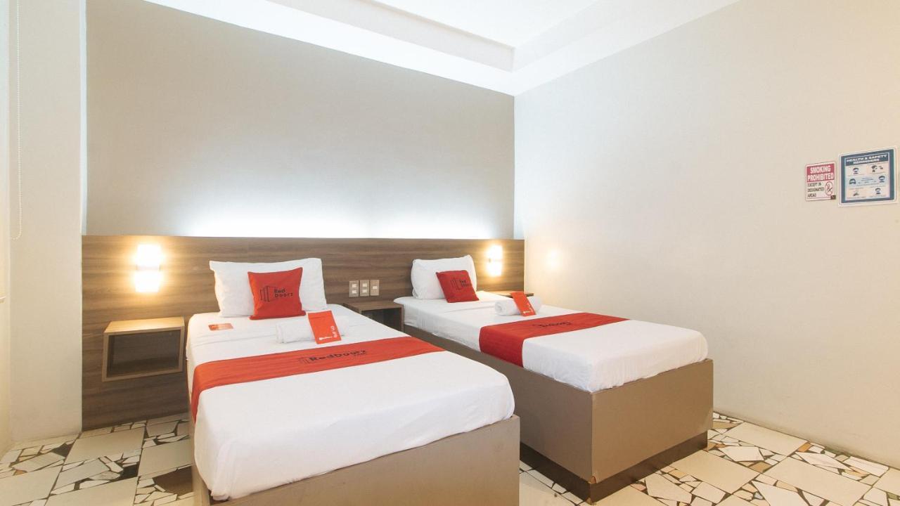 Reddoorz At V Plaza Hotel Manila Eksteriør bilde